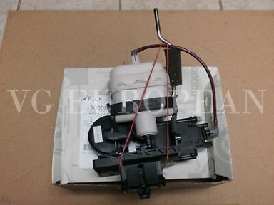 Mercedes-Benz R230 SL Class Genuine Trunk Lock Latch Actuator NEW SL500 SL550