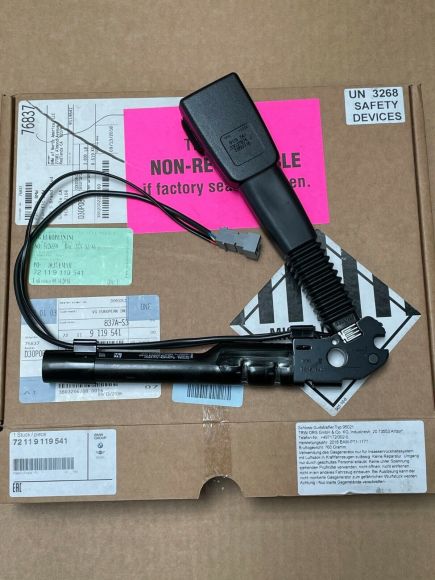 BMW E88 E82 1-Series Genuine Front Left Seat Belt Buckle with Tensioner NEW