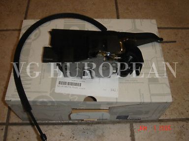 Mercedes-Benz ML-Class Genuine Front Left Door Lock Mechanism ML320 ML350 ML500